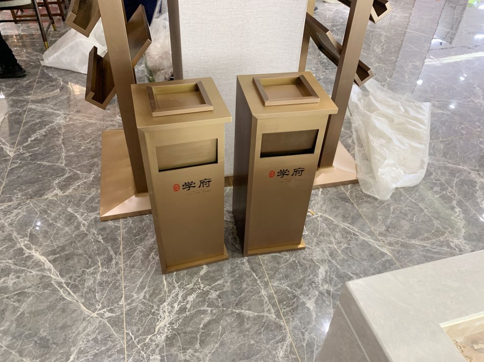 学府—垃圾桶.jpg